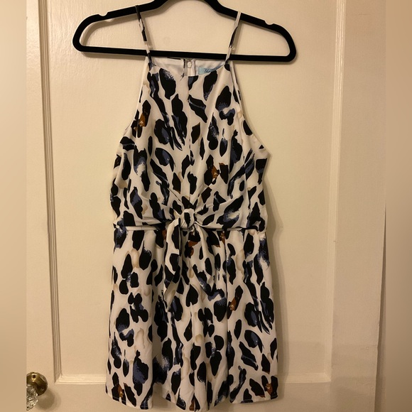 She + Sky Leopard Romper - Picture 4 of 7